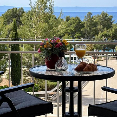 Spacious Family Apartment Near The Beach Макарска Екстериор снимка
